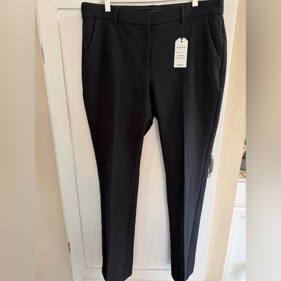 Express Editor Boot Mid-Rise Pants in Black - Picture 2 of 6